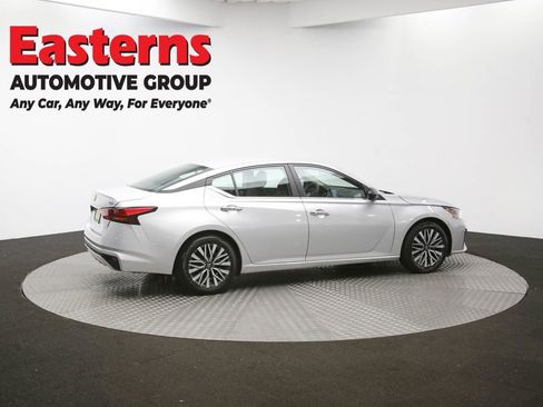 Used 2024 Nissan Altima 2.5 SV image 40