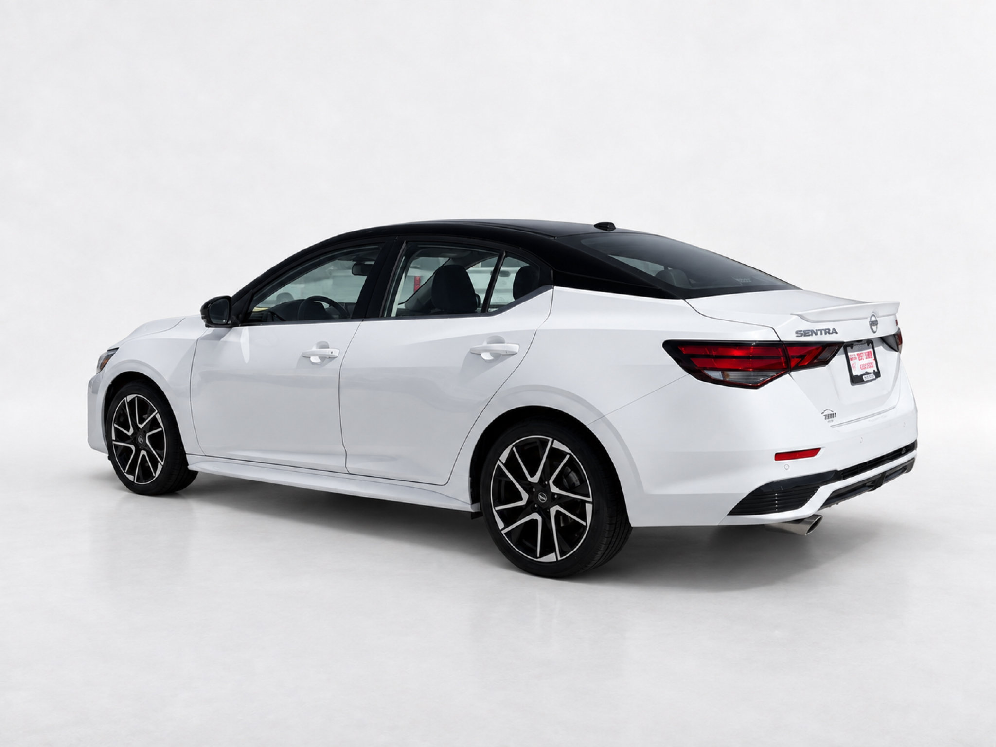 Used 2025 Nissan Sentra SR w/ SR Premium Package FWD image 3