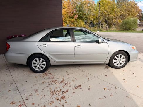 Used 2004 Toyota Camry LE image 8