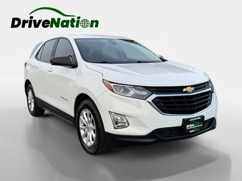 Used 2021 Chevrolet Equinox LS FWD image 3