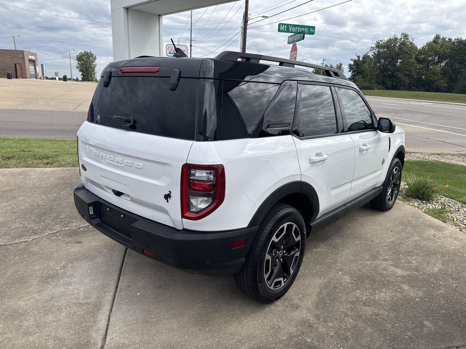 Used 2024 Ford Bronco Sport Outer Banks AWD/4WD image 5