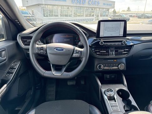 Used 2025 Ford Escape ST-Line image 9