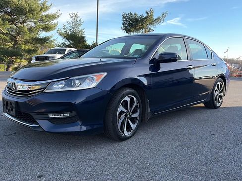 Used 2017 Honda Accord EX-L image 2