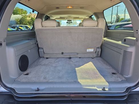 Used 2001 Chevrolet Suburban 2500 LT w/ LT Preferred Equipment Group AWD/4WD image 9