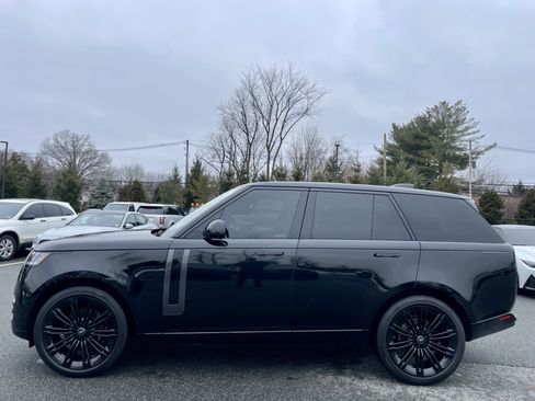 Certified 2025 Land Rover Range Rover SE image 8