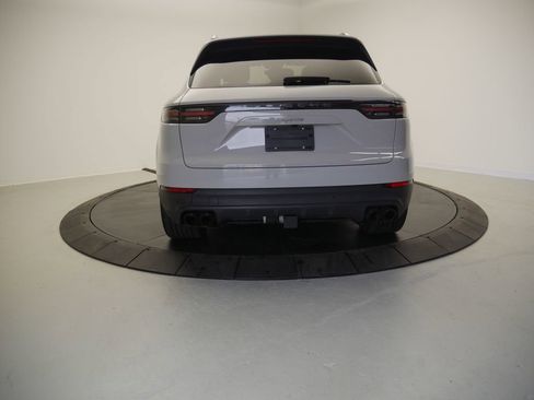 Certified 2023 Porsche Cayenne Platinum Edition AWD/4WD image 6