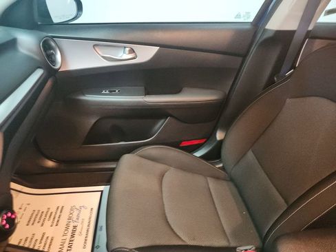 Certified 2024 Kia Forte LXS FWD image 11