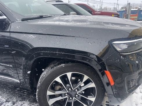 Used 2023 Jeep Grand Cherokee Overland image 5