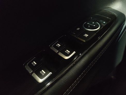 Used 2020 Kia Sorento LX image 27