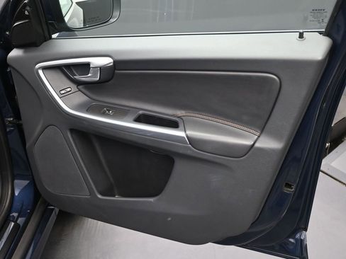 Used 2015 Volvo XC60 T6 Platinum image 20