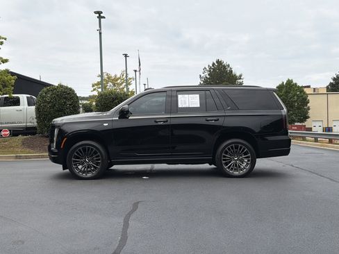 Used 2026 Cadillac Escalade Platinum Sport w/ LPO, Floor Liner Package AWD/4WD image 15