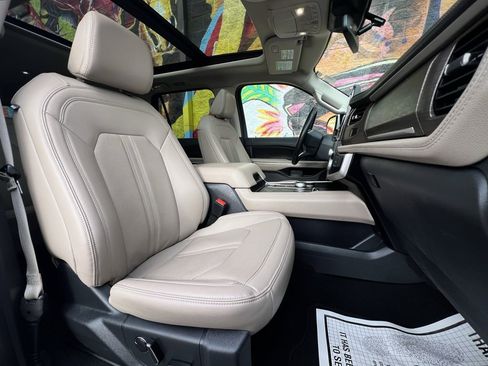 Used 2024 Ford Expedition Max Limited image 40