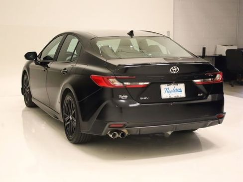 Used 2025 Toyota Camry SE FWD image 8