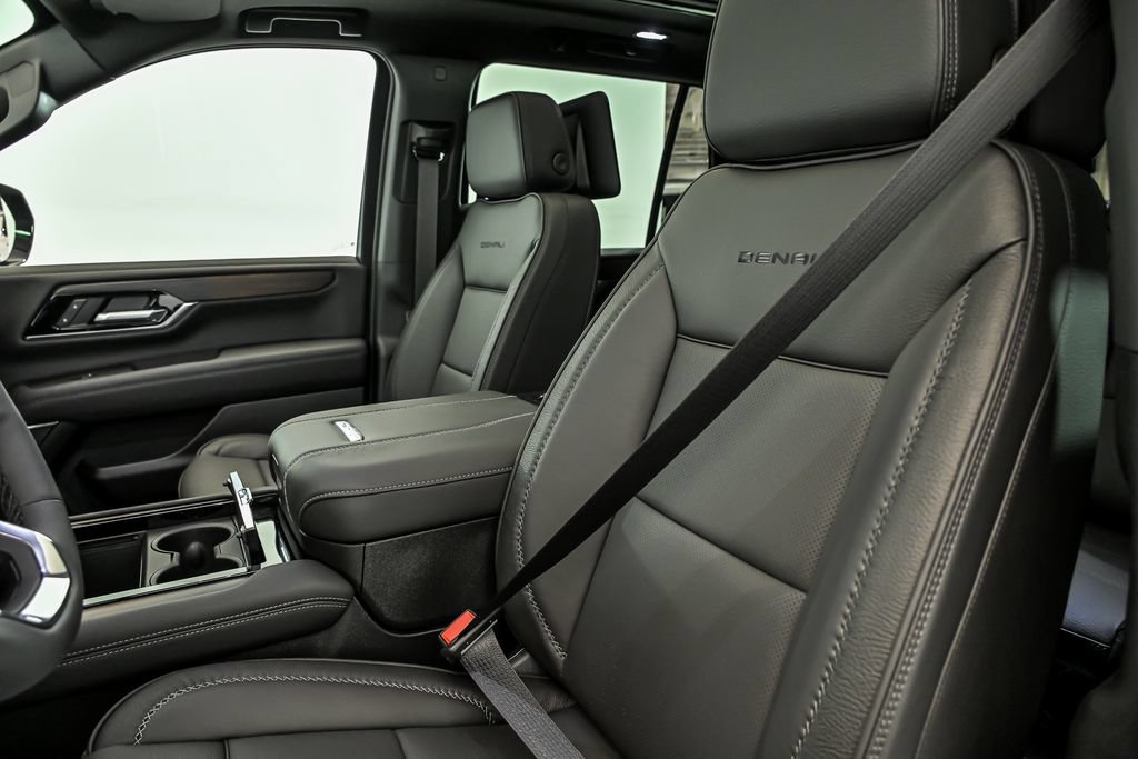 New 2026 GMC Yukon Denali w/ Denali Reserve Package AWD/4WD image 9