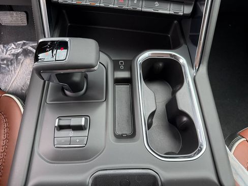 New 2026 GMC Sierra 1500 Denali Ultimate w/ LPO, Black Badging Package AWD/4WD image 25