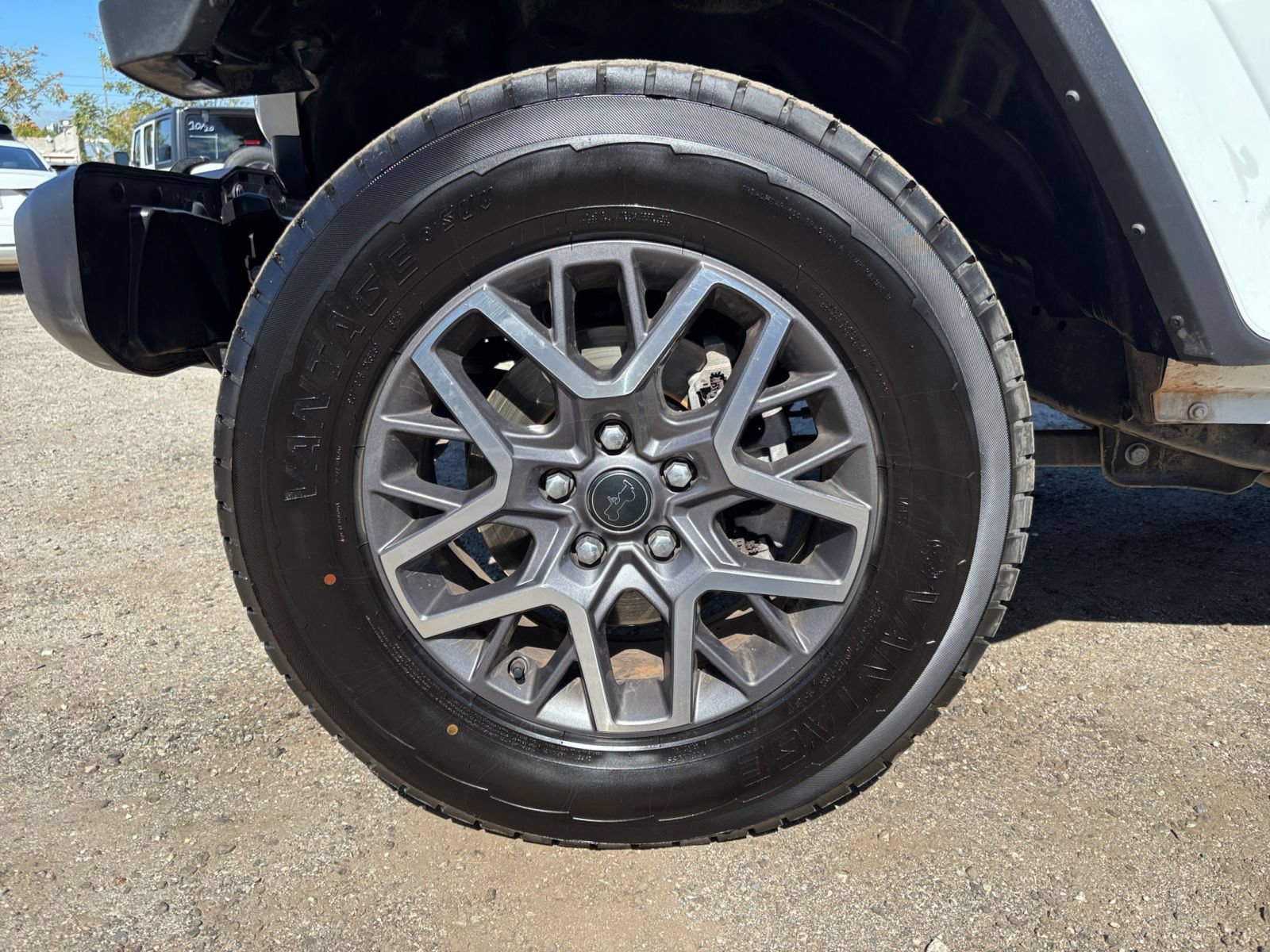 Used 2025 Jeep Wrangler Unlimited Sahara AWD/4WD image 29