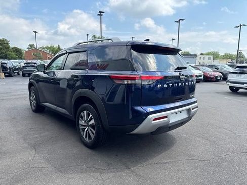 Used 2025 Nissan Pathfinder SL AWD/4WD image 4