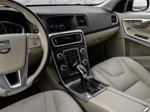 Used 2015 Volvo S60 T5 Premier image 19