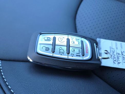 New 2026 Chrysler Pacifica Select image 27