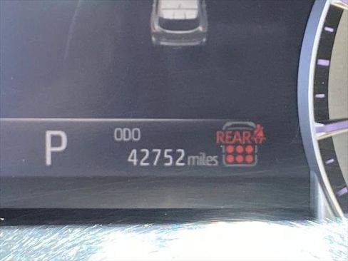 Certified 2024 Toyota Highlander XLE AWD/4WD image 36