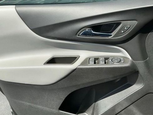 Used 2023 Chevrolet Equinox LS AWD/4WD image 13