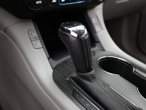 Used 2019 GMC Acadia SLT w/ LPO, Cargo Package FWD image 23