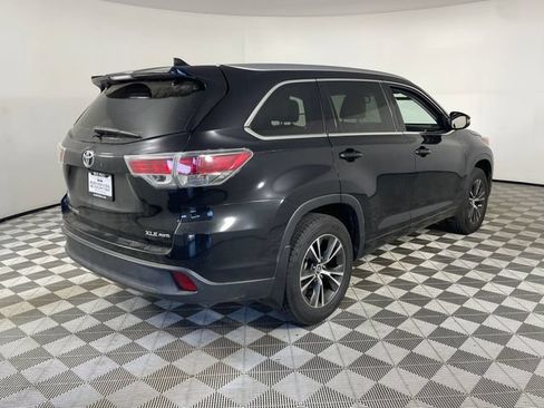 Used 2016 Toyota Highlander XLE AWD/4WD image 17