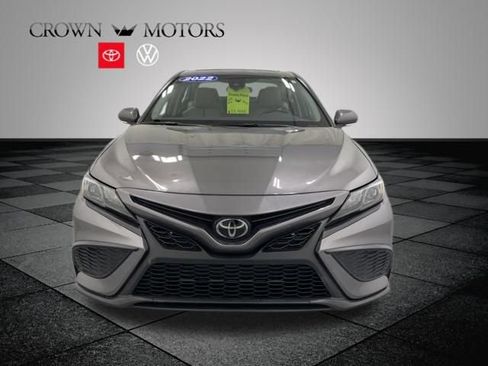 Used 2022 Toyota Camry SE AWD/4WD image 2