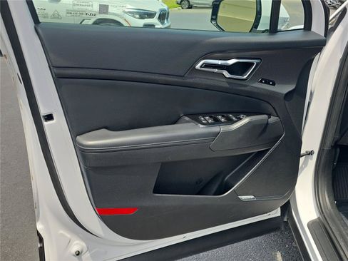 Used 2023 Kia Sportage SX FWD image 13