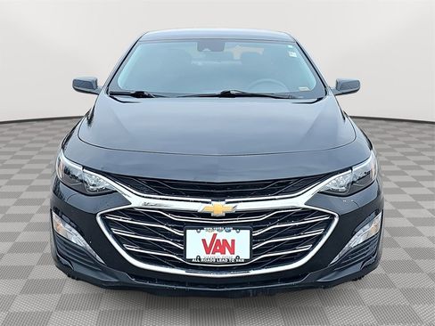 Used 2025 Chevrolet Malibu LT image 2