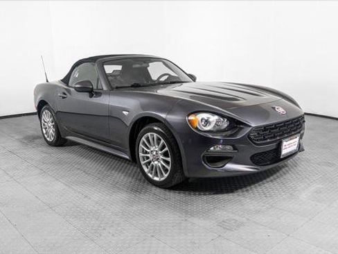 Used 2017 FIAT 124 Spider Classica image 31