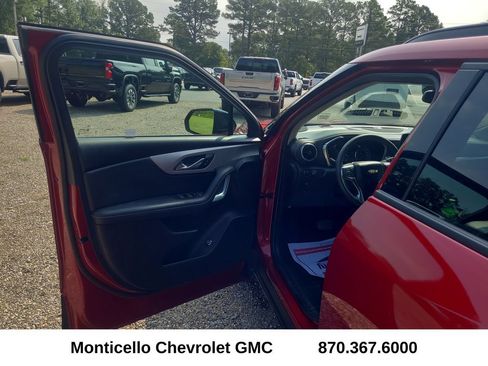 Used 2024 Chevrolet Blazer LT w/ Convenience Package FWD image 13