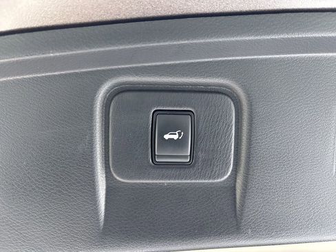 Used 2018 Nissan Murano SL w/ Moonroof Package image 34