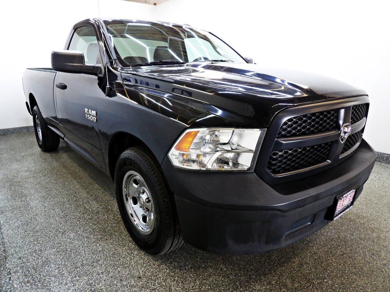 Used 2017 RAM 1500 Tradesman w/ Power & Remote Entry Group RWD image 3