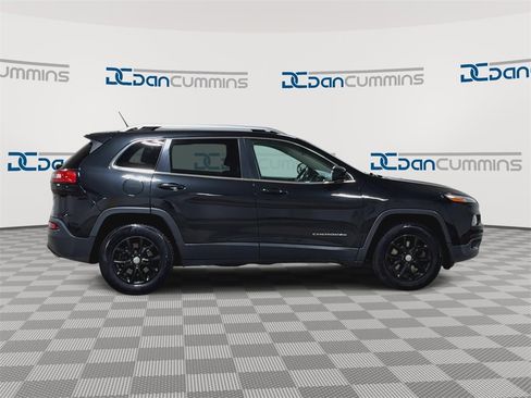 Used 2014 Jeep Cherokee Latitude image 2