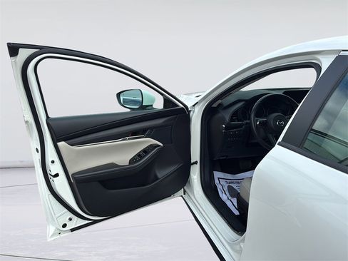 Used 2025 MAZDA MAZDA3 s image 35