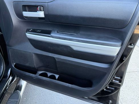 Used 2014 Toyota Tundra SR5 w/ SR5 Upgrade Package image 20