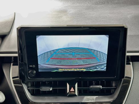 Used 2025 Toyota Corolla LE FWD image 21