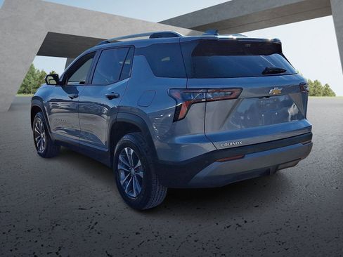 Used 2025 Chevrolet Equinox LT w/ Convenience Package II image 4