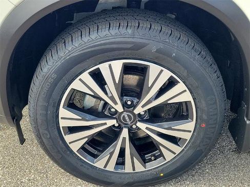 Certified 2023 Nissan Rogue SV image 12