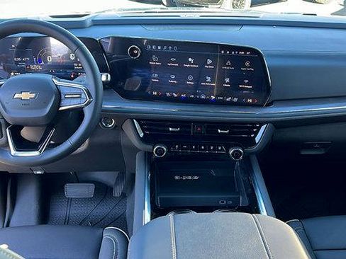 New 2026 Chevrolet Suburban Premier w/ Sun And Tow Package image 19