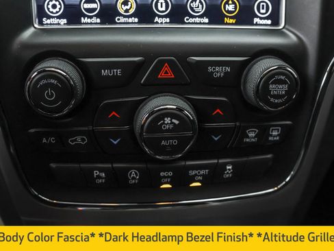 Used 2018 Jeep Grand Cherokee Altitude image 14