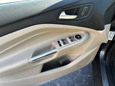 Used 2013 Ford C-MAX SE FWD image 11