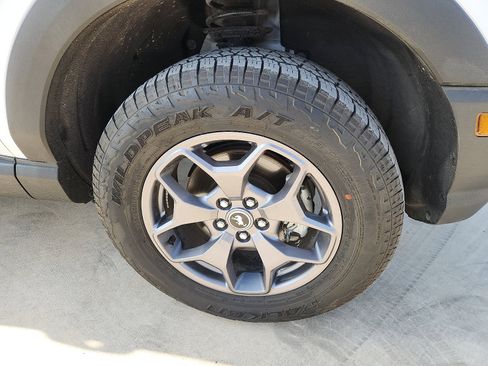 Used 2023 Ford Bronco Sport Badlands image 9