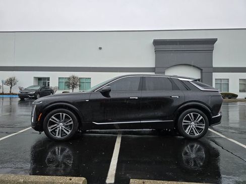 Used 2024 Cadillac Lyriq Luxury w/ LPO, Floor Liner Package image 9