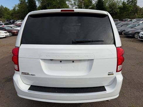 Used 2017 Dodge Grand Caravan SXT image 6