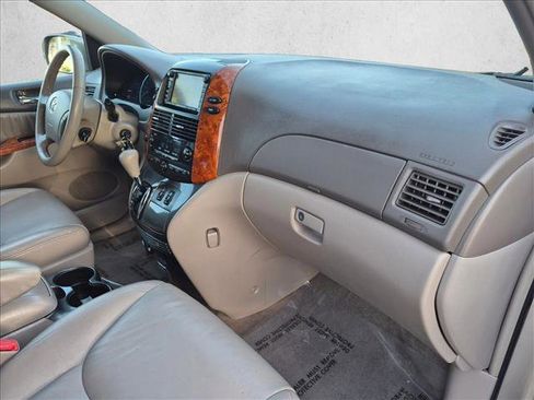 Used 2008 Toyota Sienna XLE FWD image 21