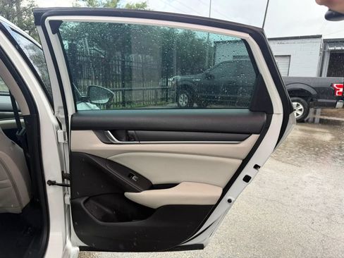 Used 2018 Honda Accord LX image 12