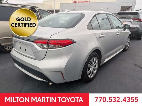 Used 2021 Toyota Corolla LE FWD image 3