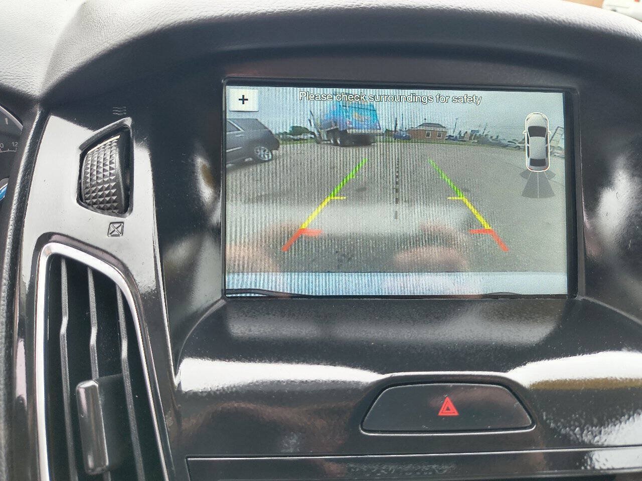 Used 2018 Ford Focus Titanium FWD image 17